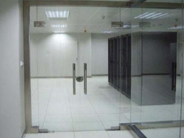 成功中标武汉市蔡甸区教育局机房改造工程